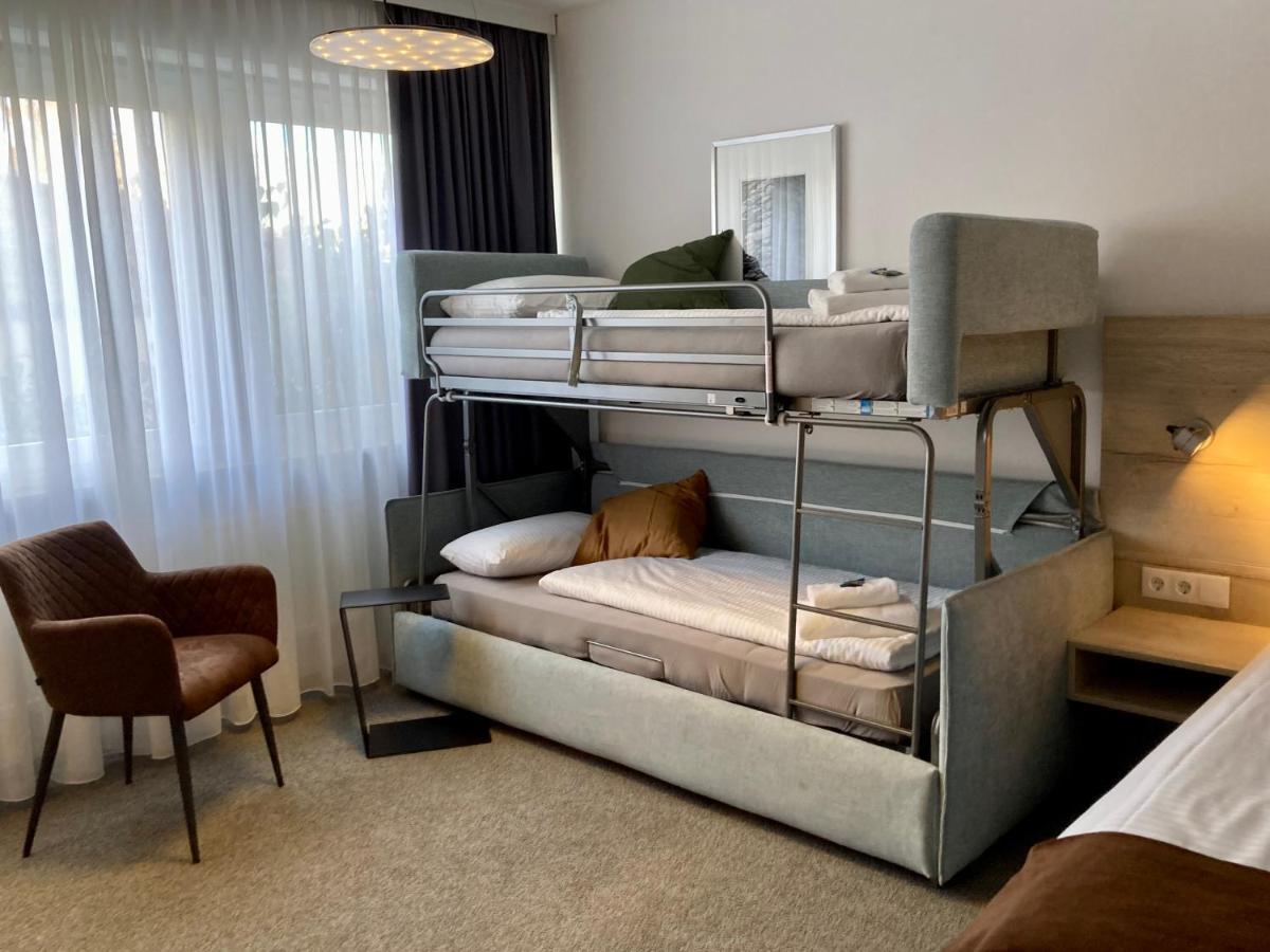 Western Ambassador Hotel 3*