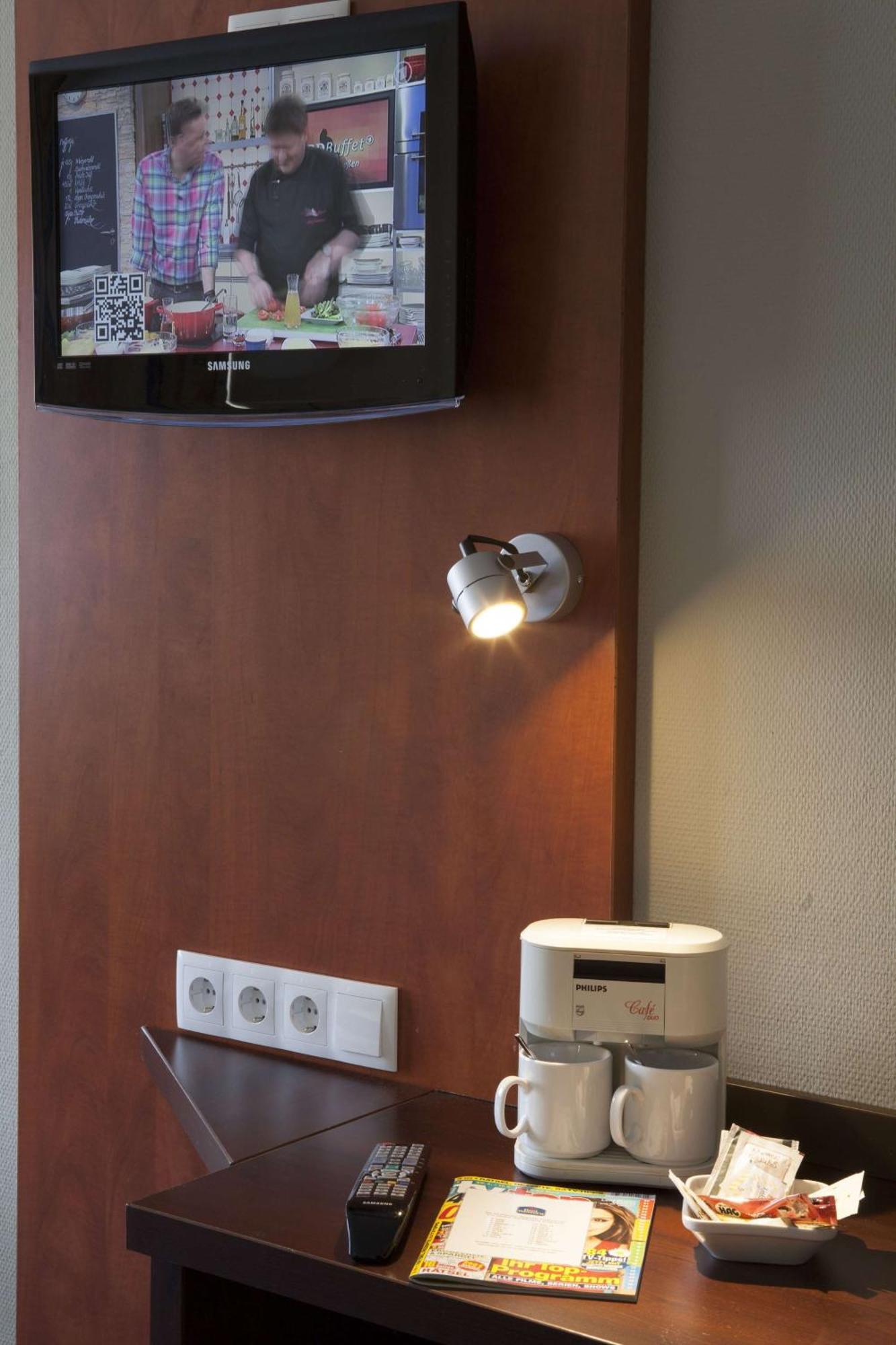 Western Ambassador Hotel 3*