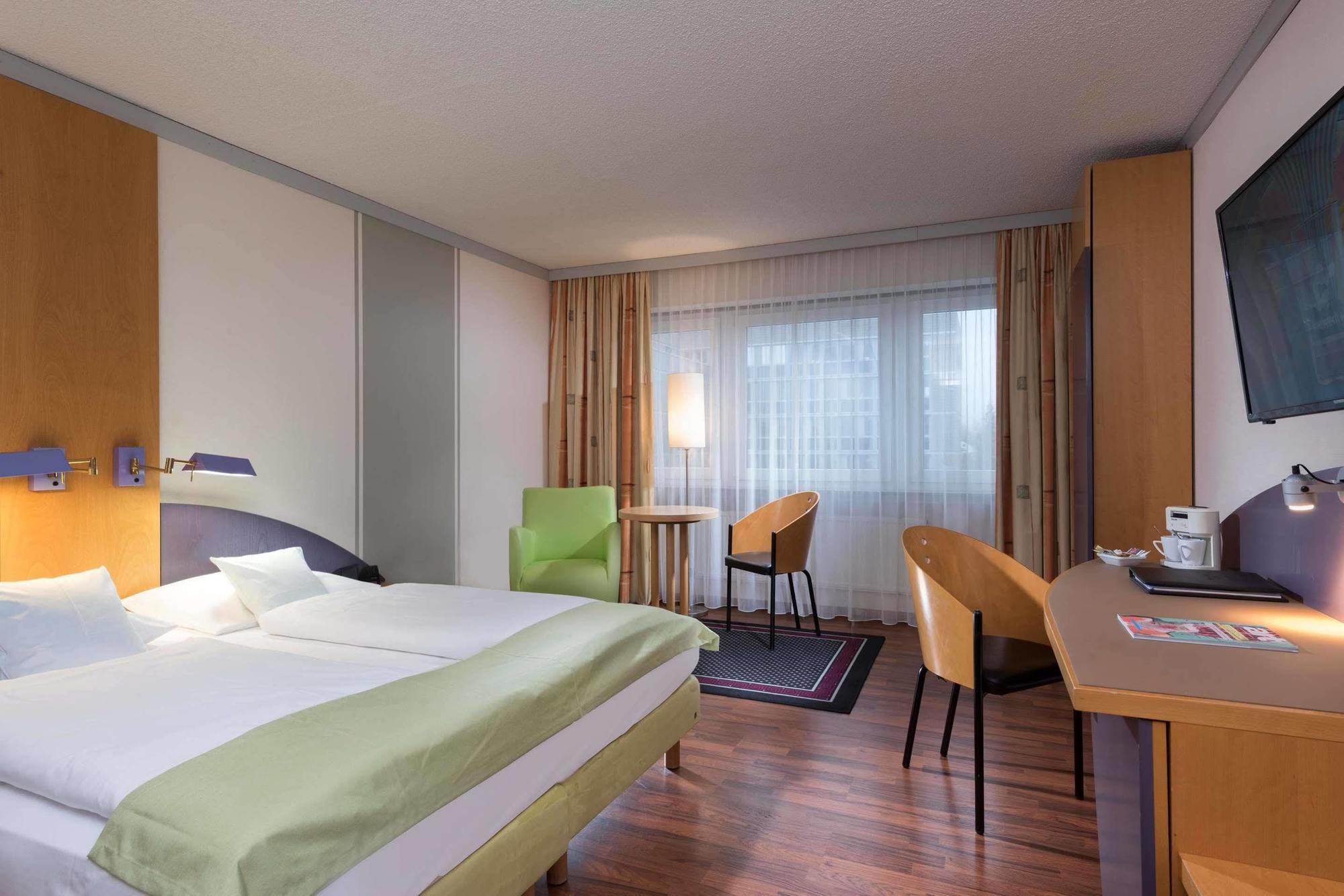 Hotel Western Ambassador 3*